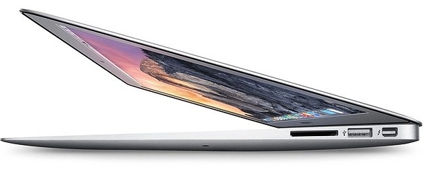 <b>传苹果正开发15英寸MacBook Air，最早明年发布</b>